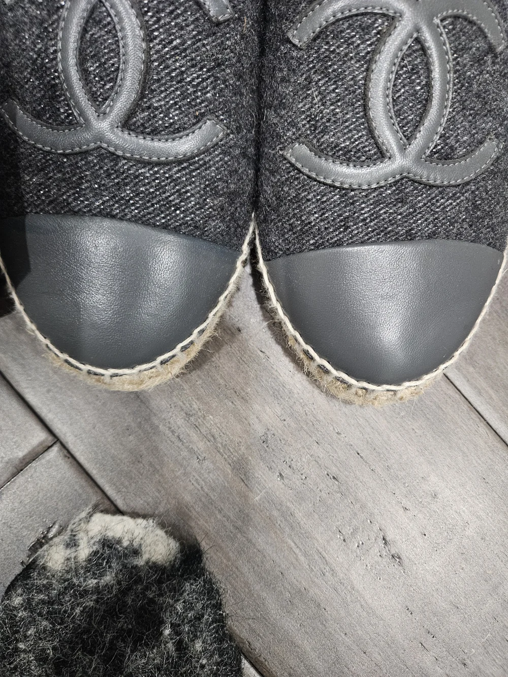 CHANEL GRAY Tweed/LAMBSKIN CC Logo Espadrille Flats